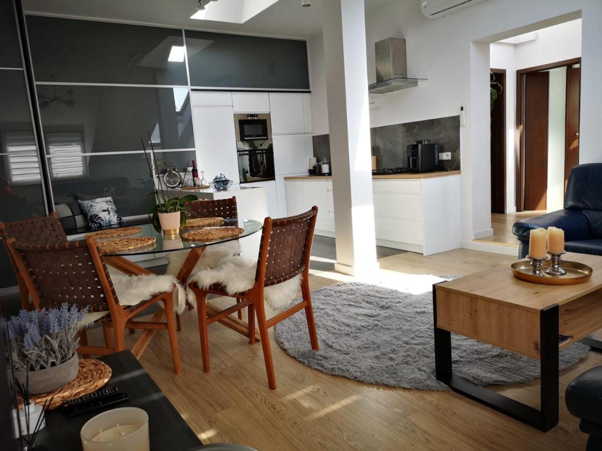 Premium Apartament Stary Rynek 제수프 외부 사진